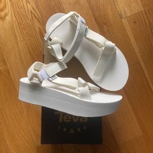 NWT Teva Women’s Platform Sandals